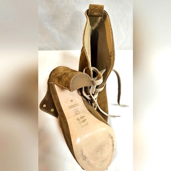 Carolina Herrera Lace-Up Peep Toe Heels | Size 38 | Suede Tan Brown Booties CH - Picture 4 of 6